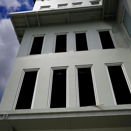Urooms Senayan Jakarta Exteriör bild