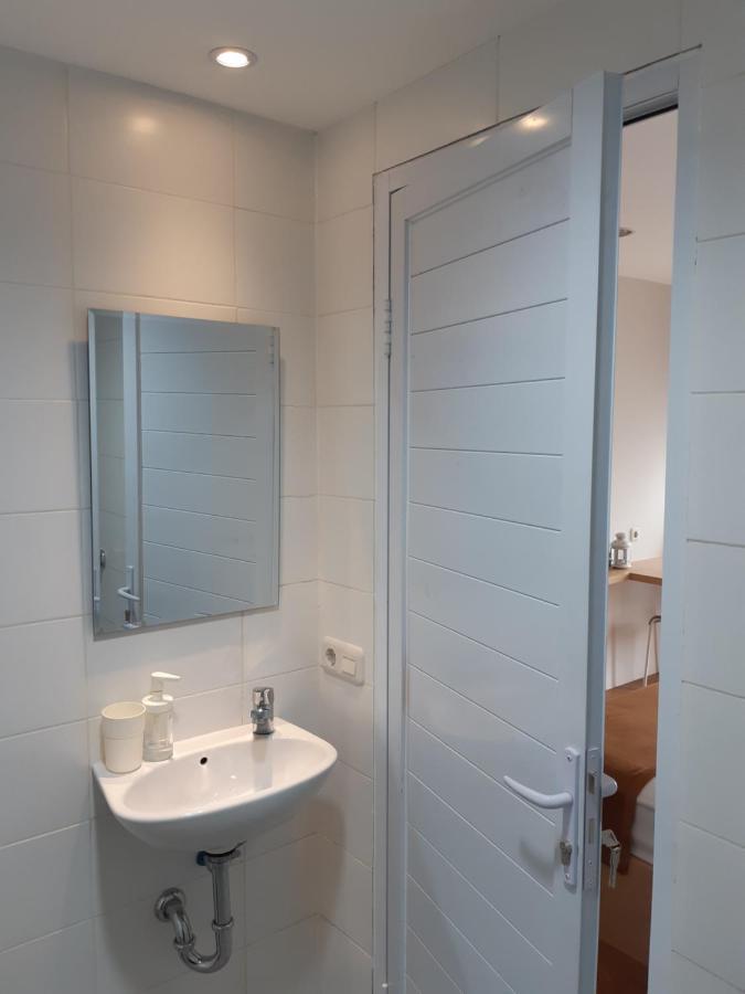 Urooms Senayan Jakarta Exteriör bild