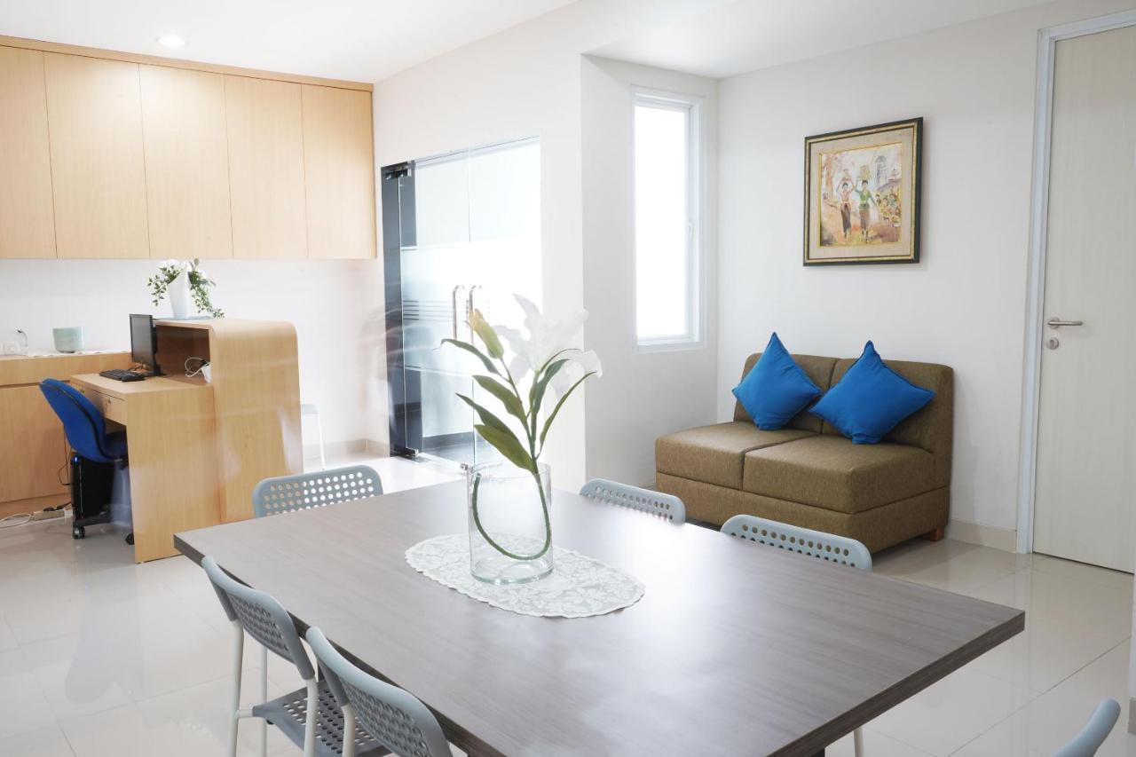 Urooms Senayan Jakarta Exteriör bild