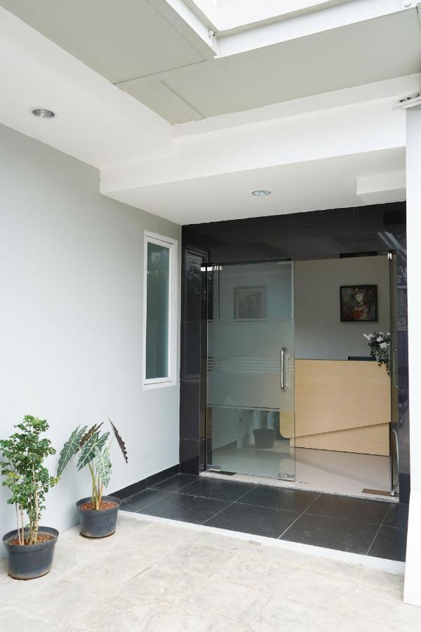 Urooms Senayan Jakarta Exteriör bild