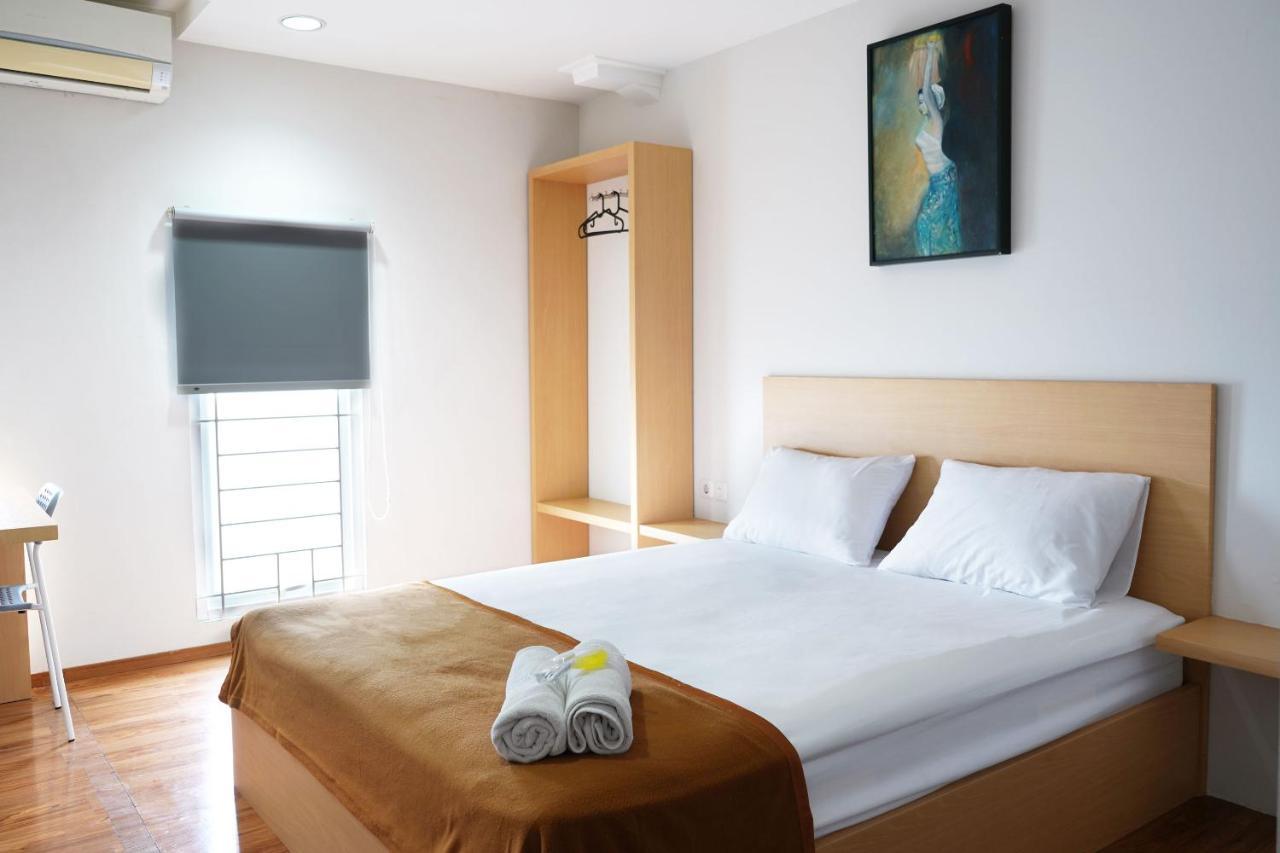 Urooms Senayan Jakarta Exteriör bild